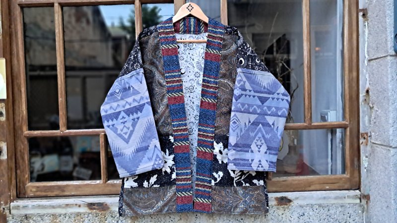 AMIN'S SHINY WORLD 印地安图腾镜射厚磅拼接 KIMONO   ONLY系列 - 男装外套 - 棉．麻 多色