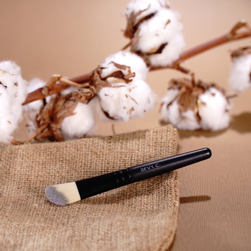 【BEVY C.】裸纱亲肤 无瑕粉底刷 | 日本精湛工匠手工制作 - 彩妆刷具/镜子/梳子 - 其他材质 黑色