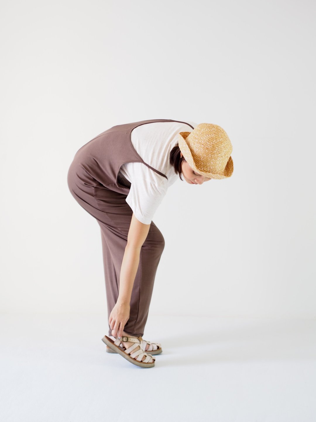ByTheSea Spaghetti Long Jumpsuit - Mocha - 背带裤/连体裤 - 棉 咖啡色