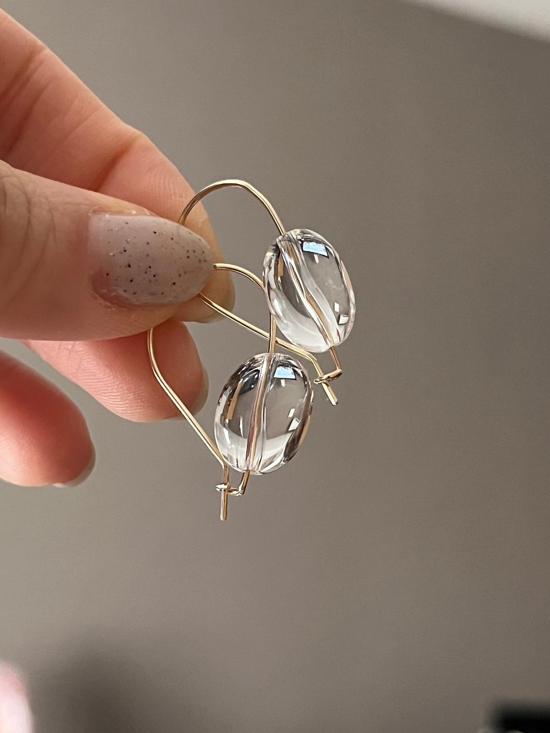 14kgf crystal heart hoop earrings - 耳环/耳夹 - 半宝石 透明