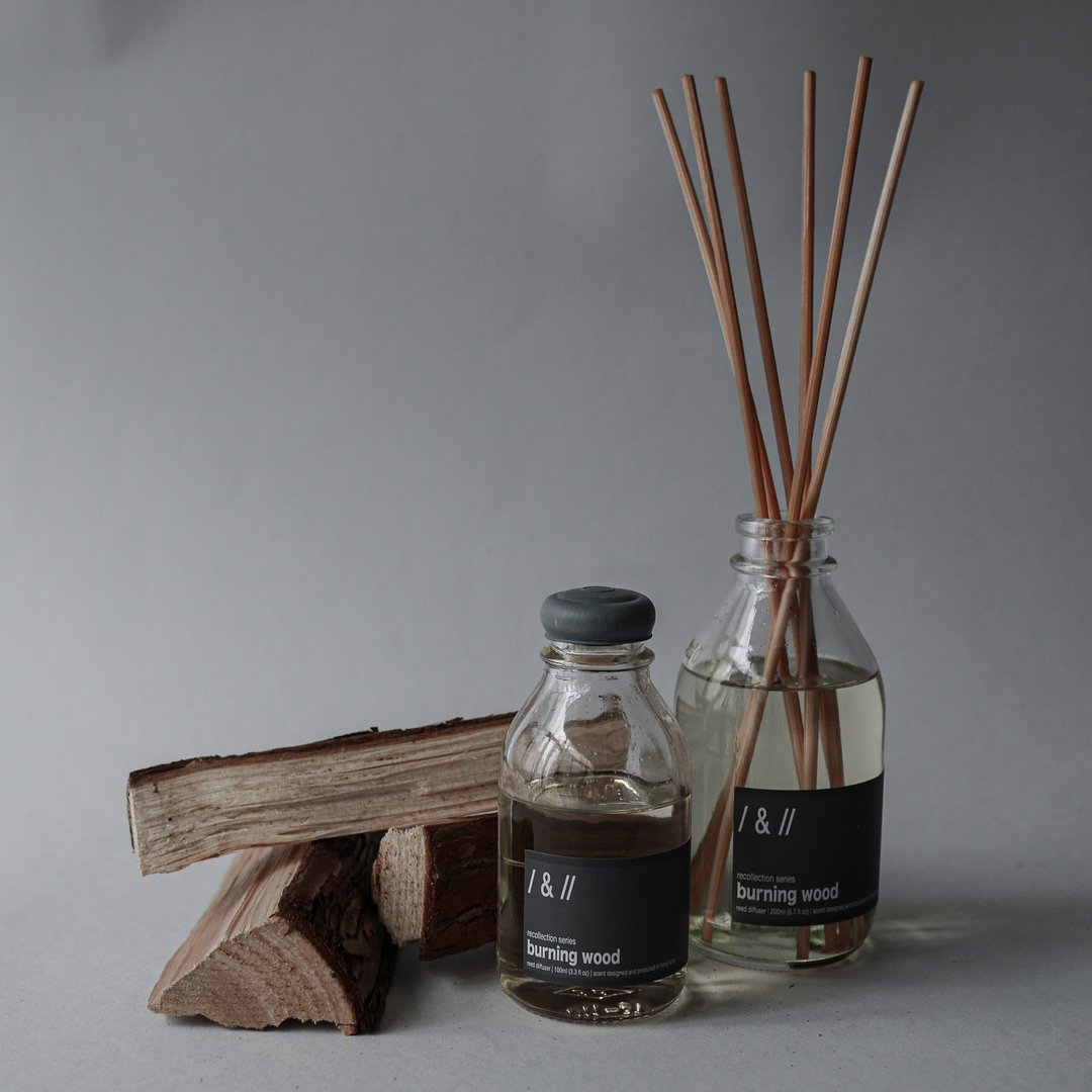 烧木 | 无火香薰 100ml & 200ml - 香薰/精油/线香 - 精油 黑色
