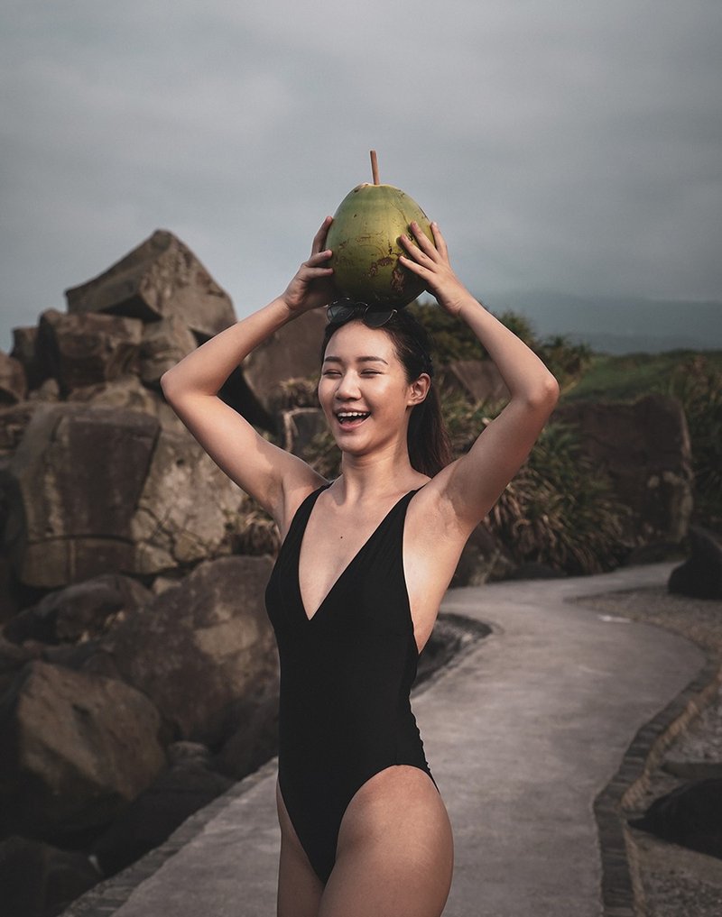 Haolang 经典黑微辣连身泳衣 - 女装泳衣/比基尼 - 聚酯纤维 黑色