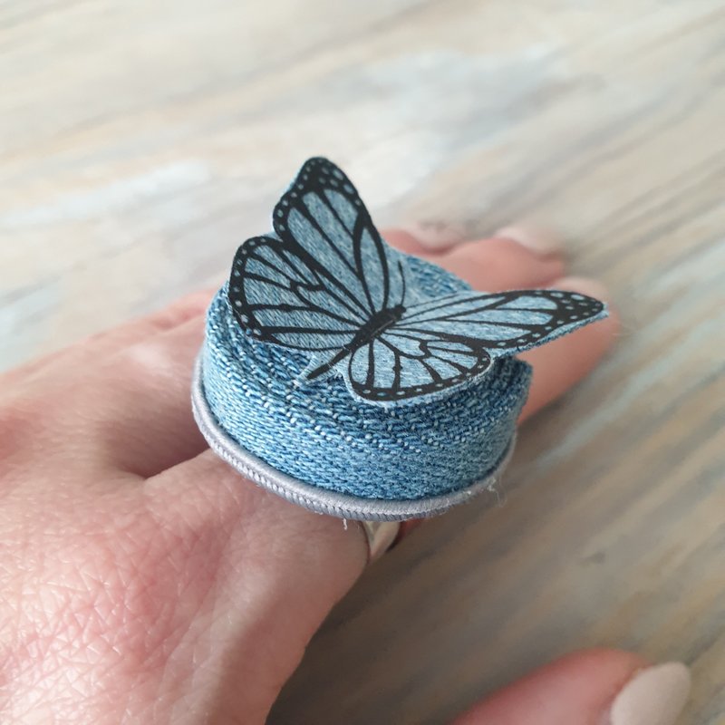 Denim ring Butterfly ring Upcycled denim Jeans ring Denim art - 戒指 - 其他金属 蓝色