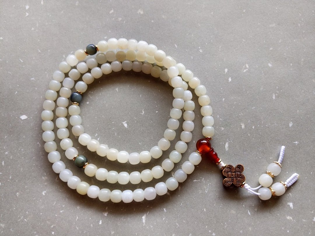 ORLI Jewelry 天然新疆和阗玉籽料白玉老型珠108颗念珠 - 项链 - 玉石 白色