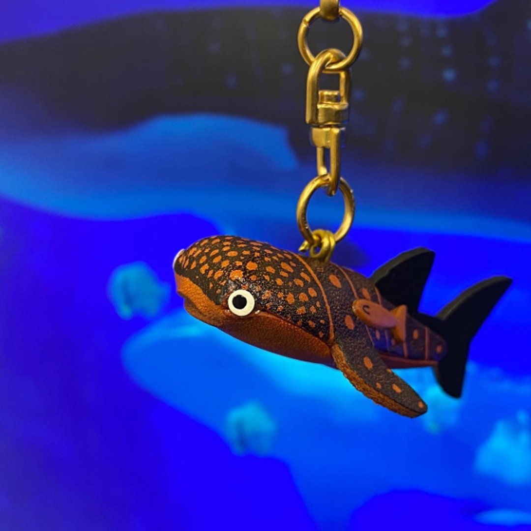 Whale Shark Genuine Leather Keychain handmade in Japan VANCA CRAFT - 钥匙链/钥匙包 - 真皮 黑色