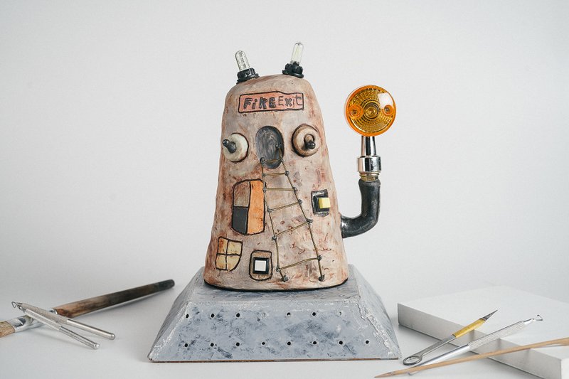 Wireless Charging Table Lamp - Fire Exit - Lighting - 灯具/灯饰 - 陶 灰色