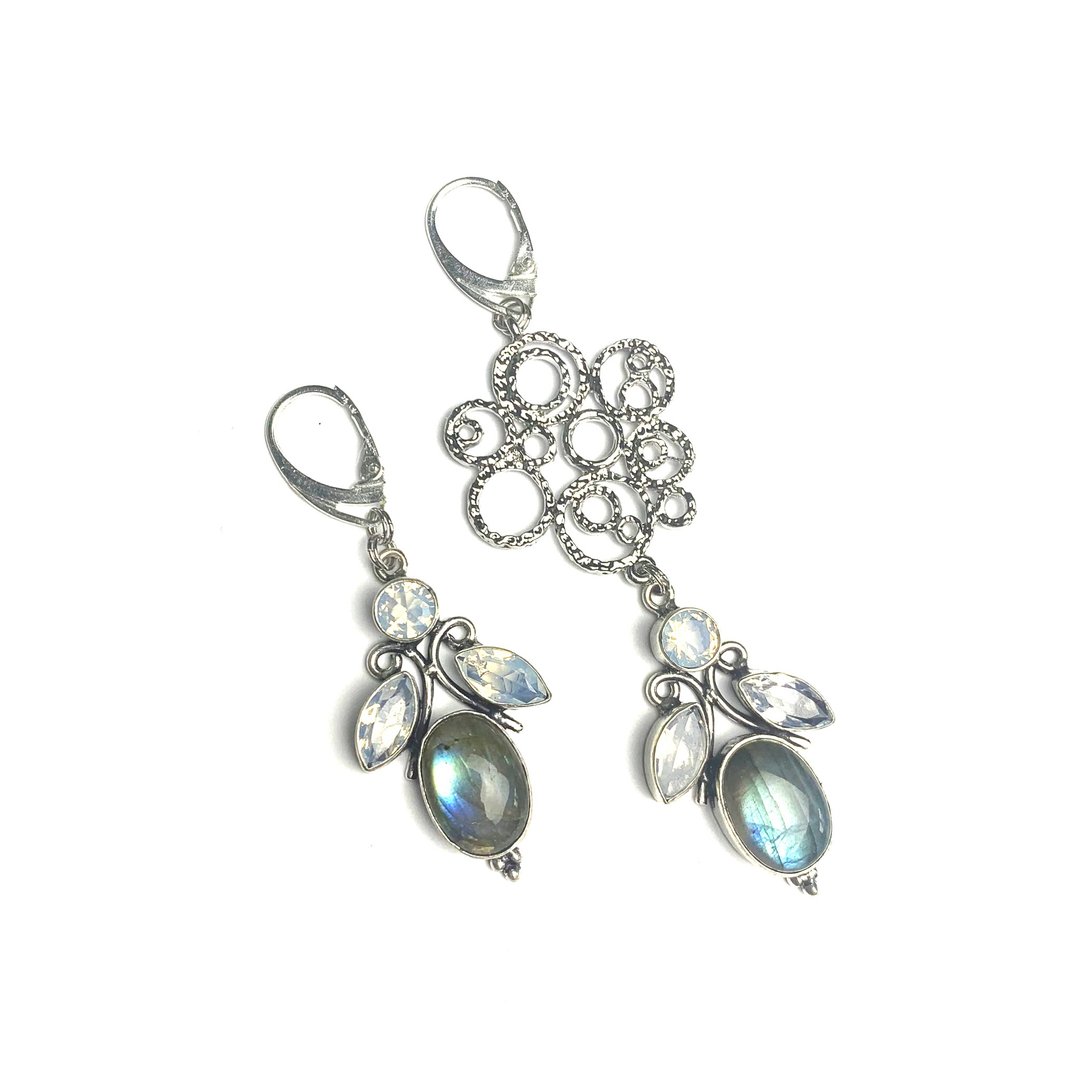 Asymmetrical labradorite earrings Mismatched opalite earrings - 耳环/耳夹 - 纯银 白色