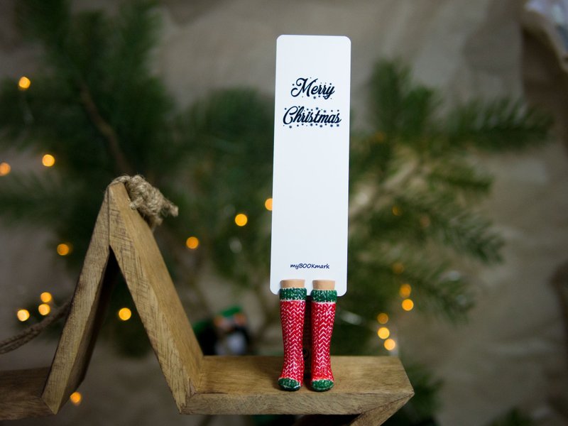 Green and Red Knitted Socks from authentic MYBOOKMARK - 书签 - 粘土 多色