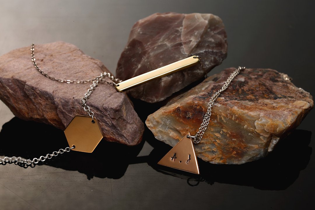 AJEOSSI【手工×定制×DIY】黄铜、红铜×几何敲字项链 / 手链 - 项链 - 铜/黄铜 金色