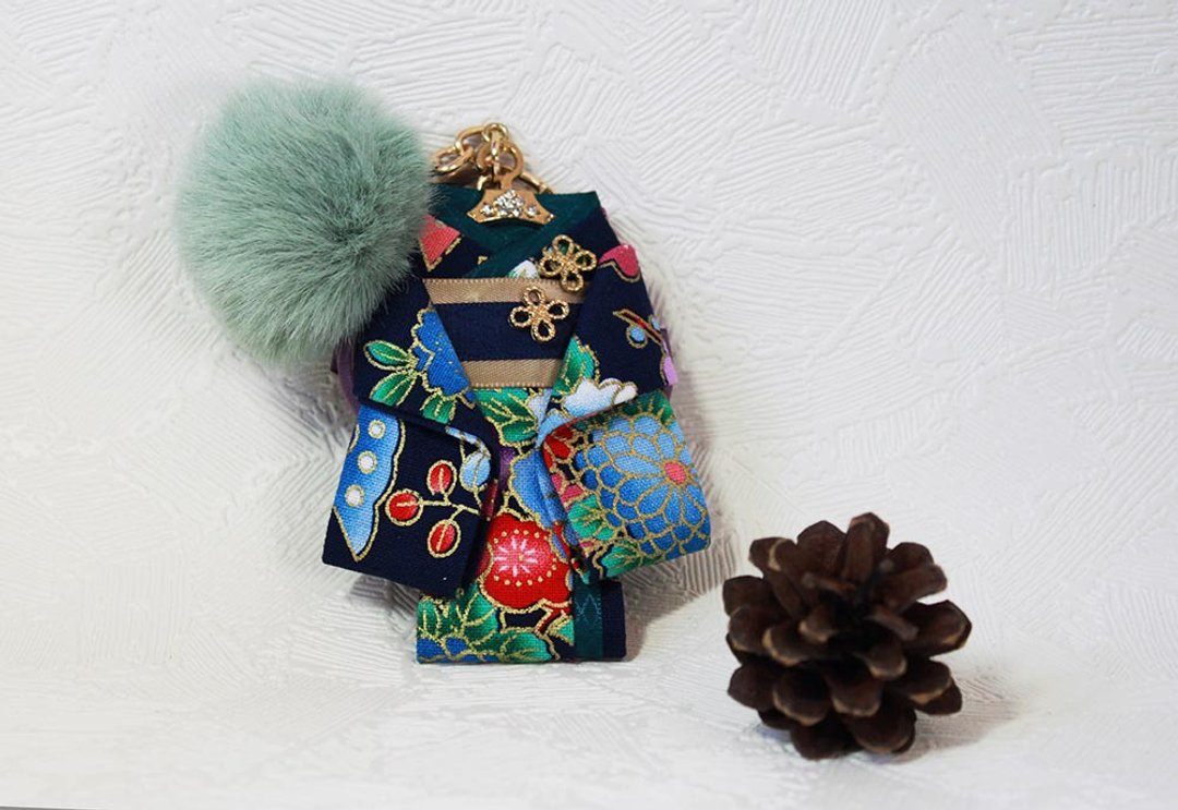 【钥匙圈/吊饰】 日式和风 手工和服吊饰 - 深花布款 - 钥匙链/钥匙包 - 其他材质 多色