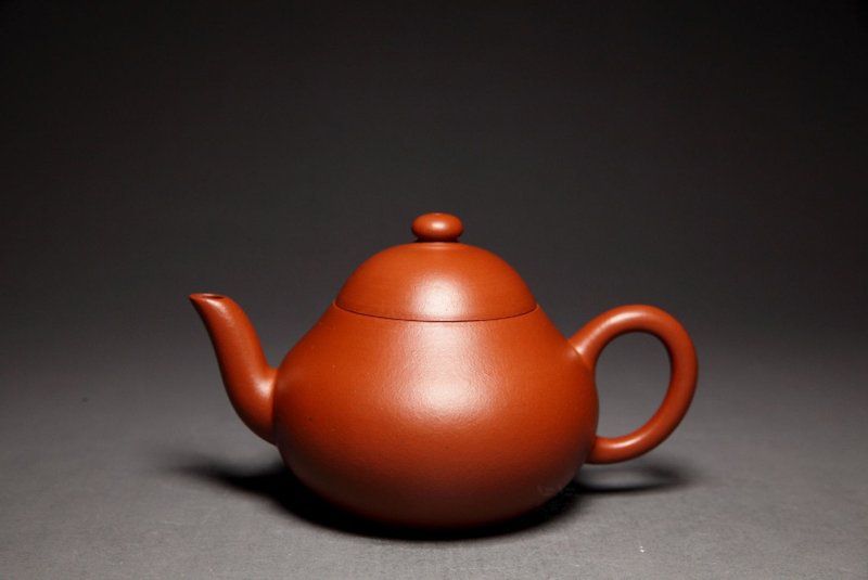 【孟臣梨式】国家级工艺美术师 刘弘 纯手工 黄龙山朱砂 150cc - 茶具/茶杯 - 陶 咖啡色