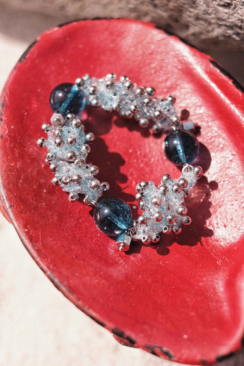 海下初恋 蓝水晶鱼卵编织手链 - 手链/手环 - 其他材质 蓝色