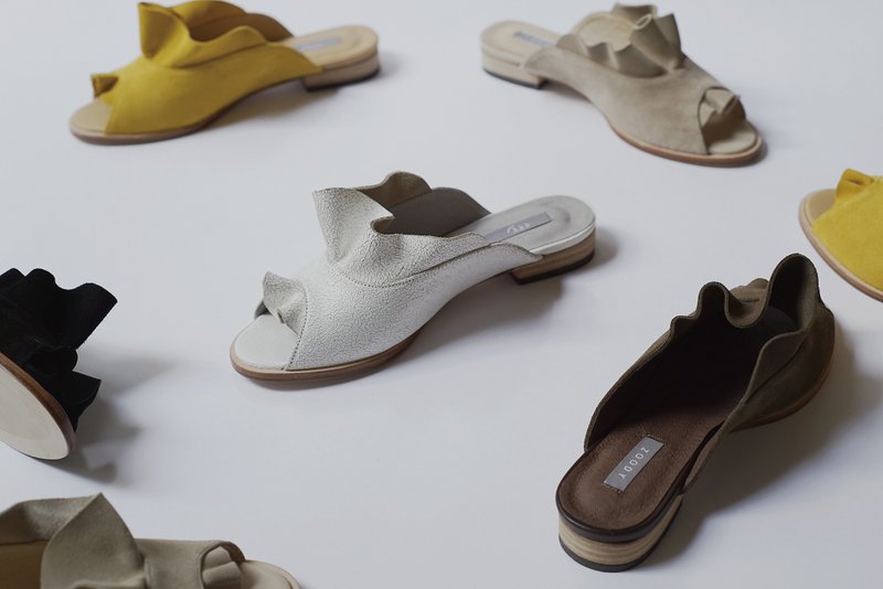 ZOODY / 贝壳 / 手工鞋 / 圆头平底饰片拖鞋 / 白色 - 拖鞋 - 真皮 白色