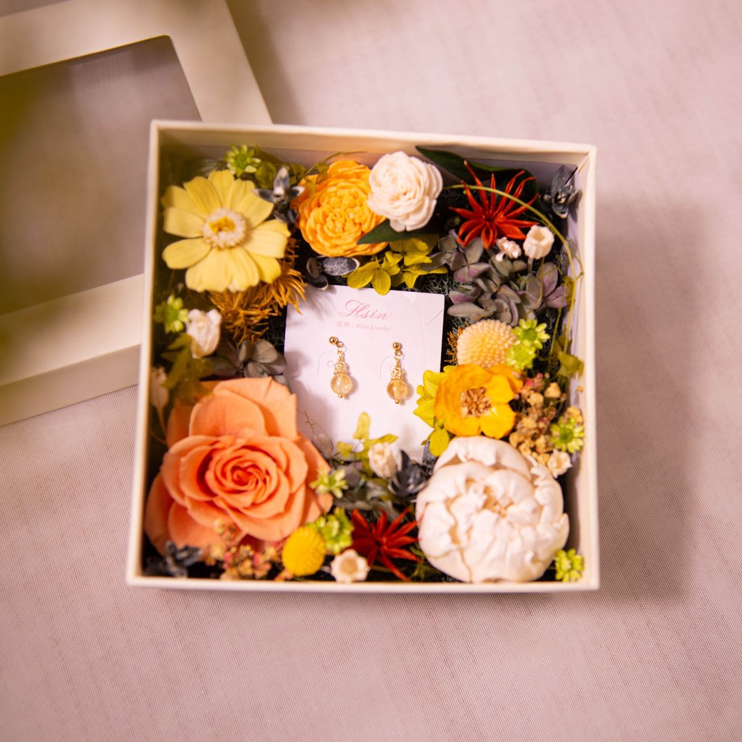 【阳光草原】 干燥花 永生花花盒 婚礼戒盒 / 天然水晶耳环 K金项 - 干燥花/捧花 - 宝石 黄色