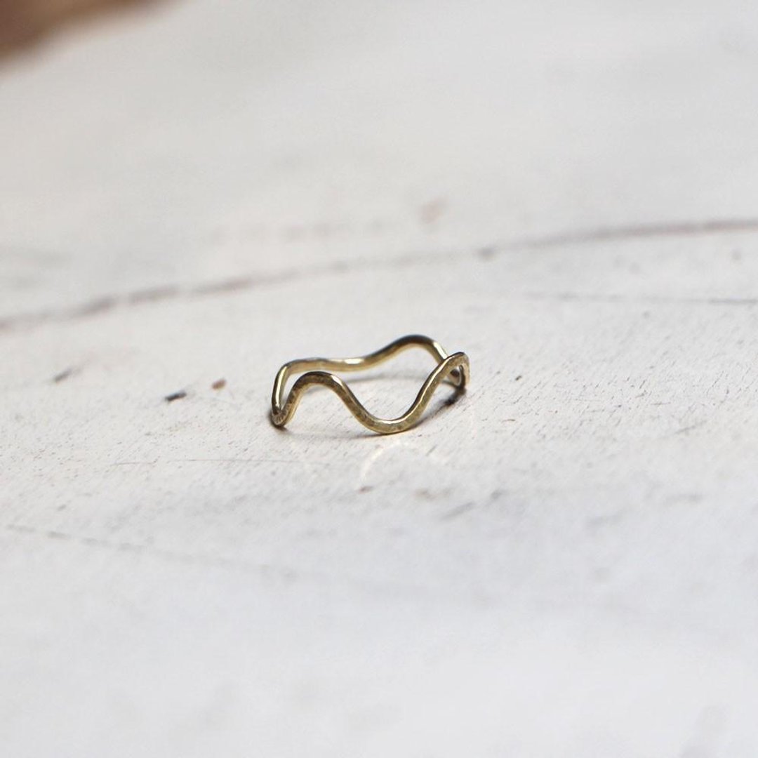 Brass ring wavy - 戒指 - 其他金属 金色