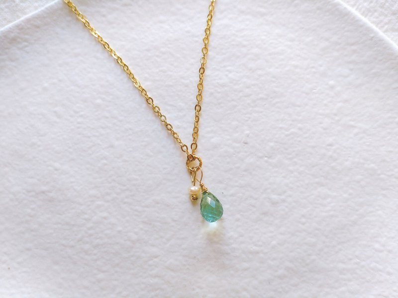 湖水绿石英石 x 迷你珍珠 颈链项链 . 天然石首饰珠宝 日式优雅风 - 项链 - 宝石 