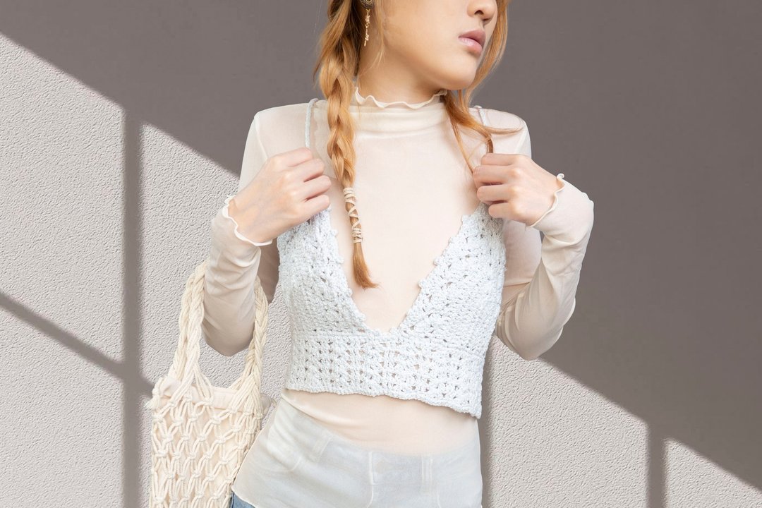 手工编织镂空通花手拿包 米白色 Bohemian Macrame Bag - 手提包/手提袋 - 棉．麻 白色