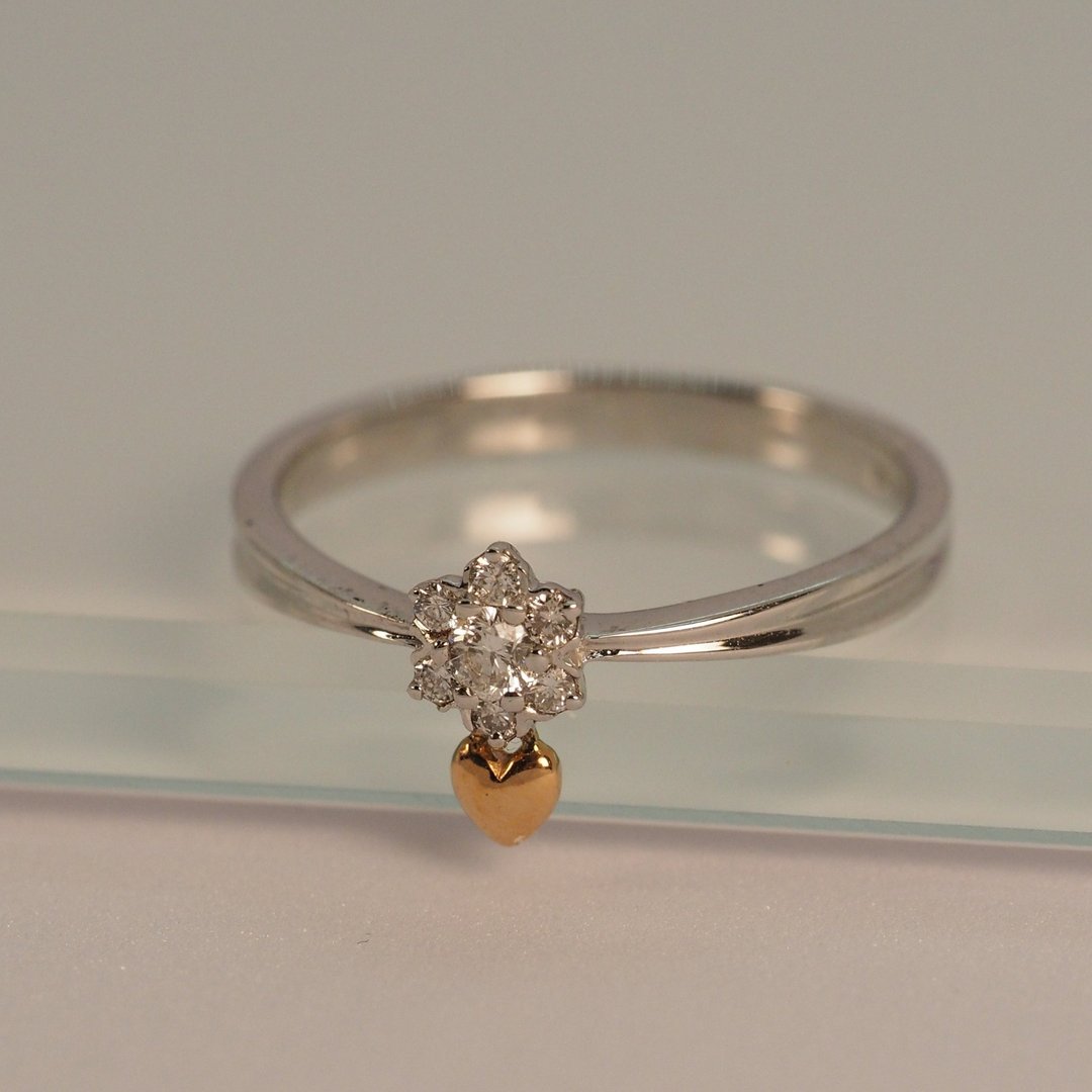 18K金樱花金心戒指The Sakura with Golden Heart Ring - 戒指 - 贵金属 