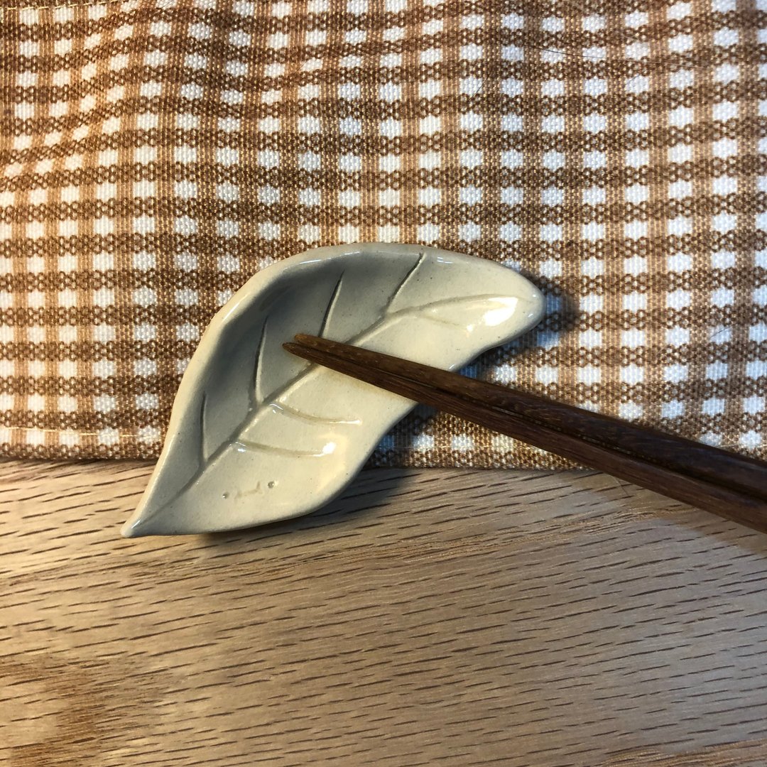 白色叶子－白陶筷架 - 筷子/筷架 - 陶 白色