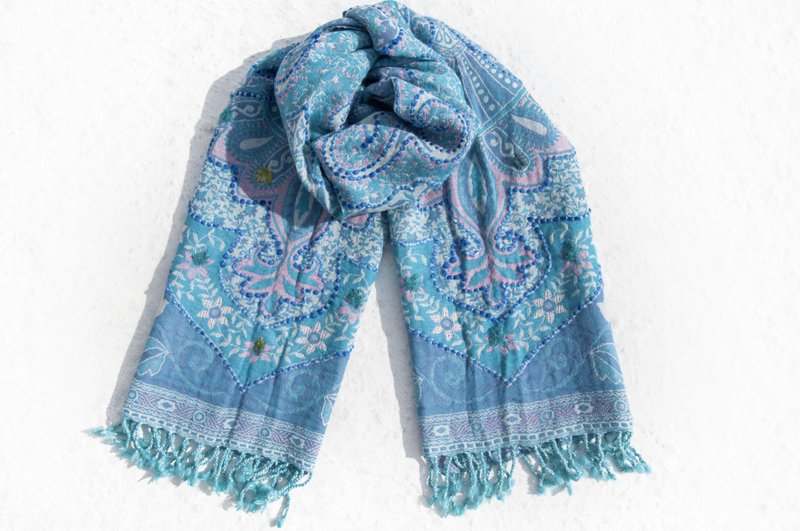 喀什米尔Cashmere羊绒毯 刺绣毛毯 羊毛盖毯 保暖披肩 针织 刺绣羊毛披肩 针织围巾 刺绣围巾 羊绒披巾 圣诞-花 - 围巾/披肩 - 羊毛 多色