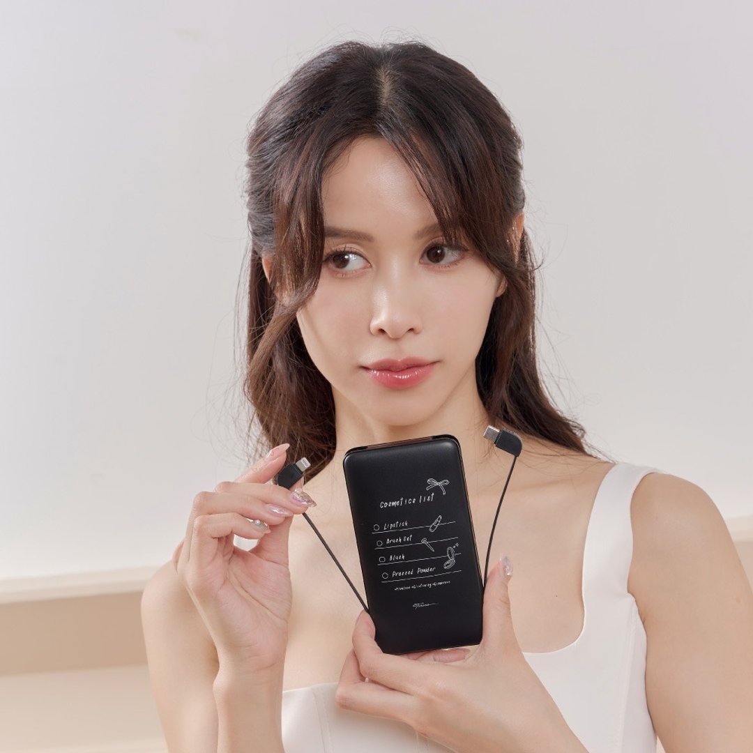 Nikki联名Cosmetics List双线快充10000mAh行动电源 - 充电宝/传输线 - 塑料 透明