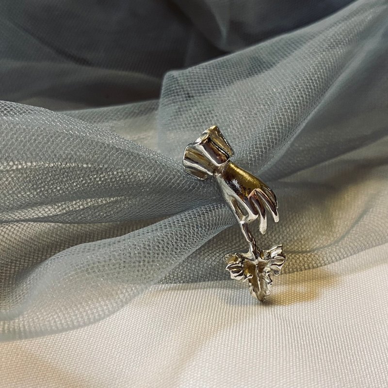 Vintage采集系 | 公主手 耳环 | 手工 925银 - 耳环/耳夹 - 纯银 银色