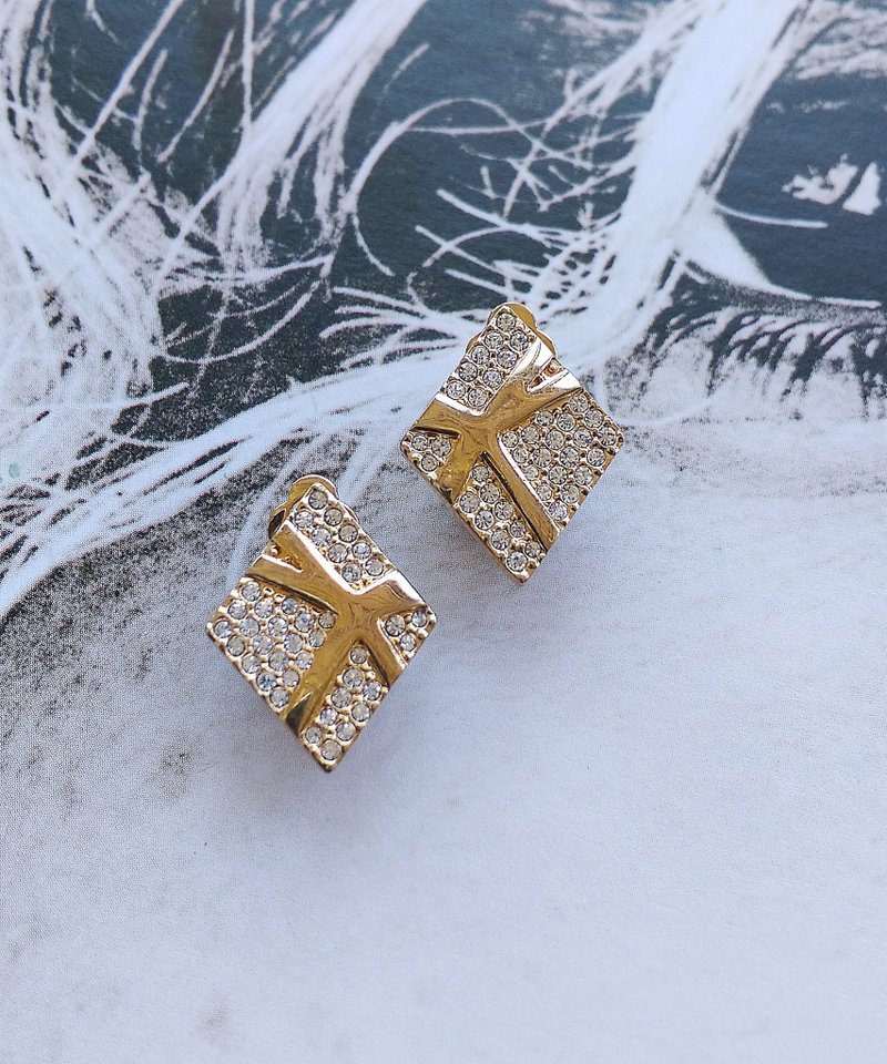 Vintage Jewelry 西洋古董饰品 SWAROVSKI 小巧摩登 夹式耳环 - 耳环/耳夹 - 其他材质 金色