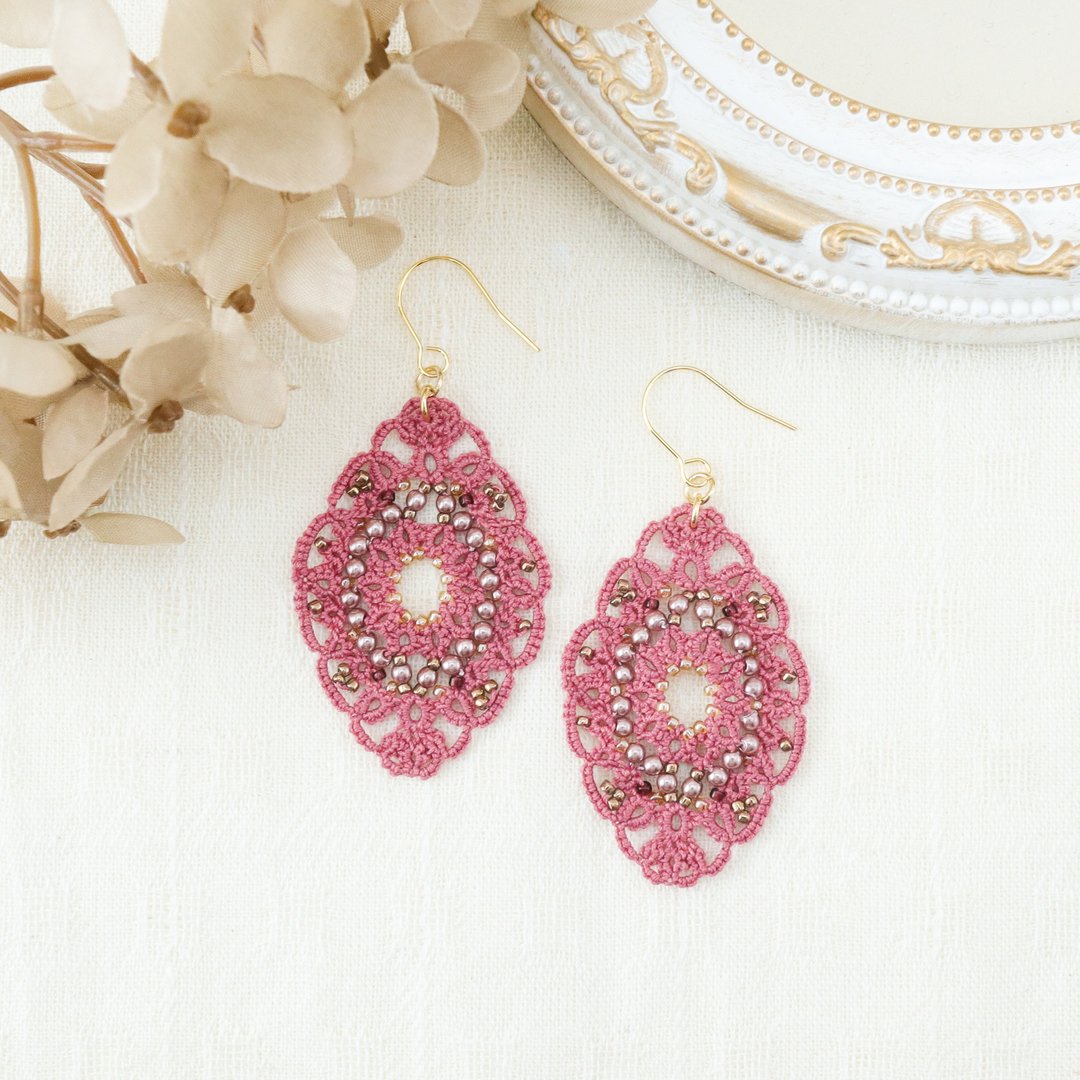 Tatting lace and bead earrings/Rose/24-196 - 耳环/耳夹 - 棉．麻 粉红色