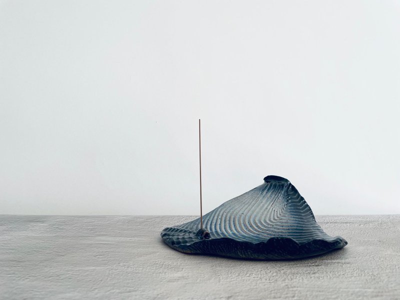 枯山水线香座 - 香薰/精油/线香 - 陶 蓝色