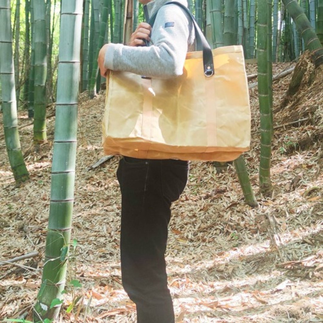 Beige Canvas x Genuine Leather Tochigi Leather Big Tote Bag - Sturdy and Attractive Partner - 手提包/手提袋 - 其他材质 