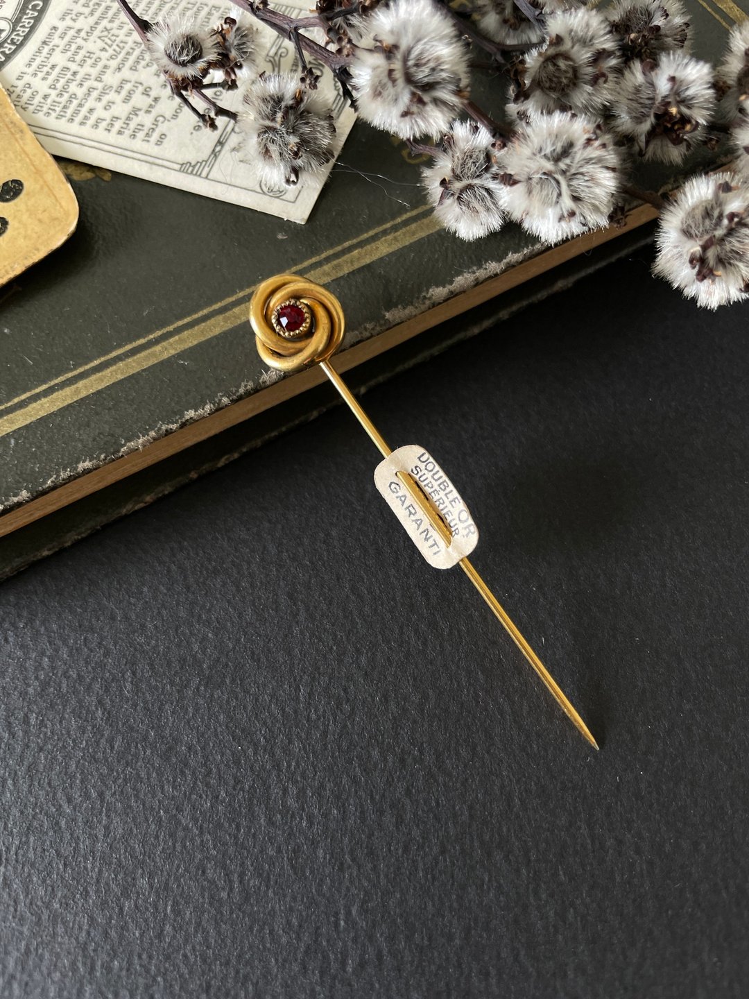 骨董Antique 金色厚金法国缠绕维多利亚宝石别针 帽针 b50 - 胸针 - 其他金属 金色