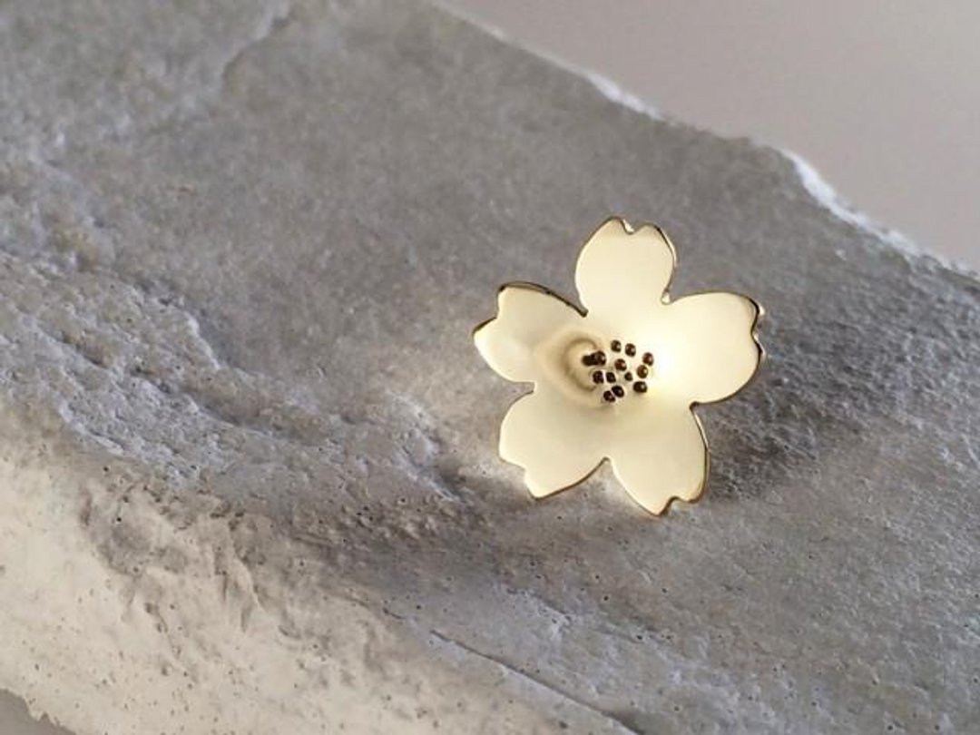Cherry brass pin badge - 胸针 - 其他金属 金色