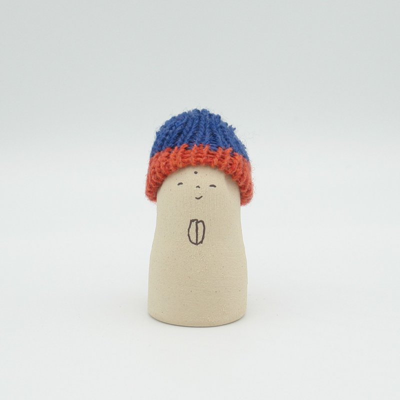手作陶偶 戴毛线帽的Jizo S尺寸 - 摆饰 - 陶 卡其色
