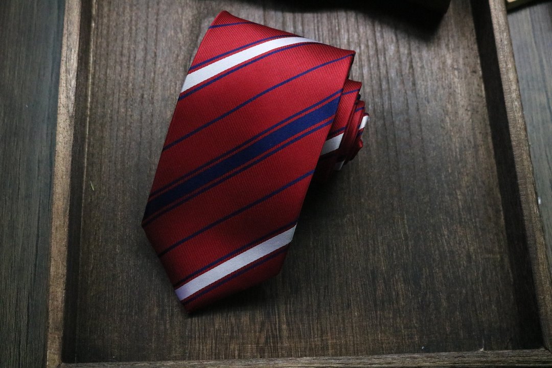 红色真丝条纹商务领带/礼盒装百搭necktie - 领带/领带夹 - 丝．绢 