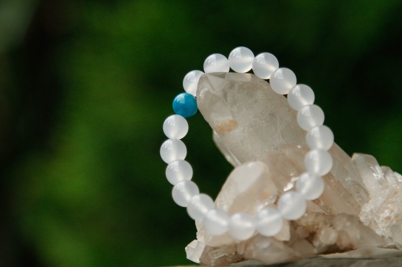【手环系列】8mm磷灰石+白玛瑙手环 (欢迎定制) - 手链/手环 - 宝石 多色