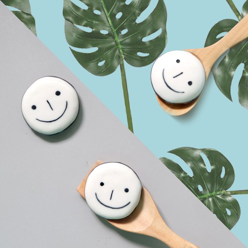 brooch smilely - 胸针 - 陶 白色