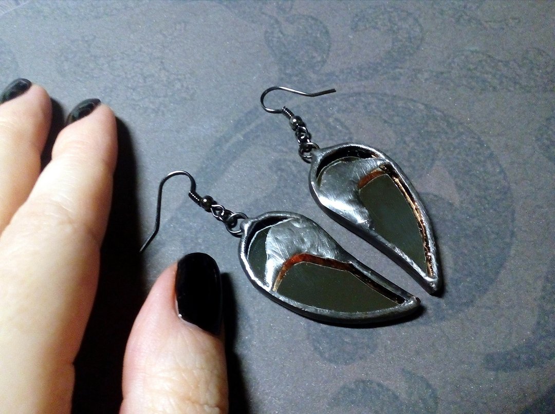 Glass mirror Odin RAVEN earrings. black crow bird earrings. soldered earrings. - 耳环/耳夹 - 玻璃 黑色