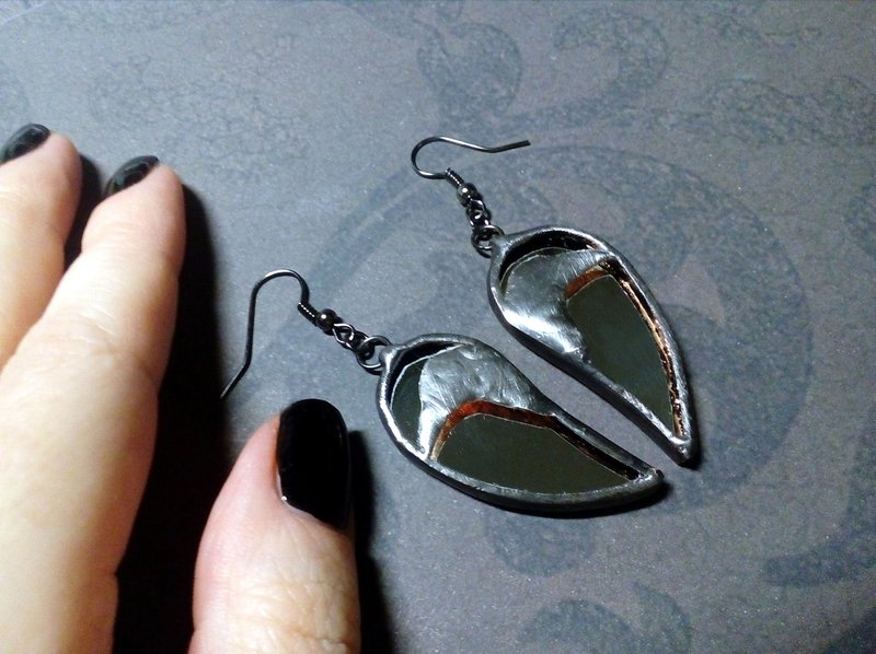 Glass mirror Odin RAVEN earrings. black crow bird earrings. soldered earrings. - 耳环/耳夹 - 玻璃 黑色