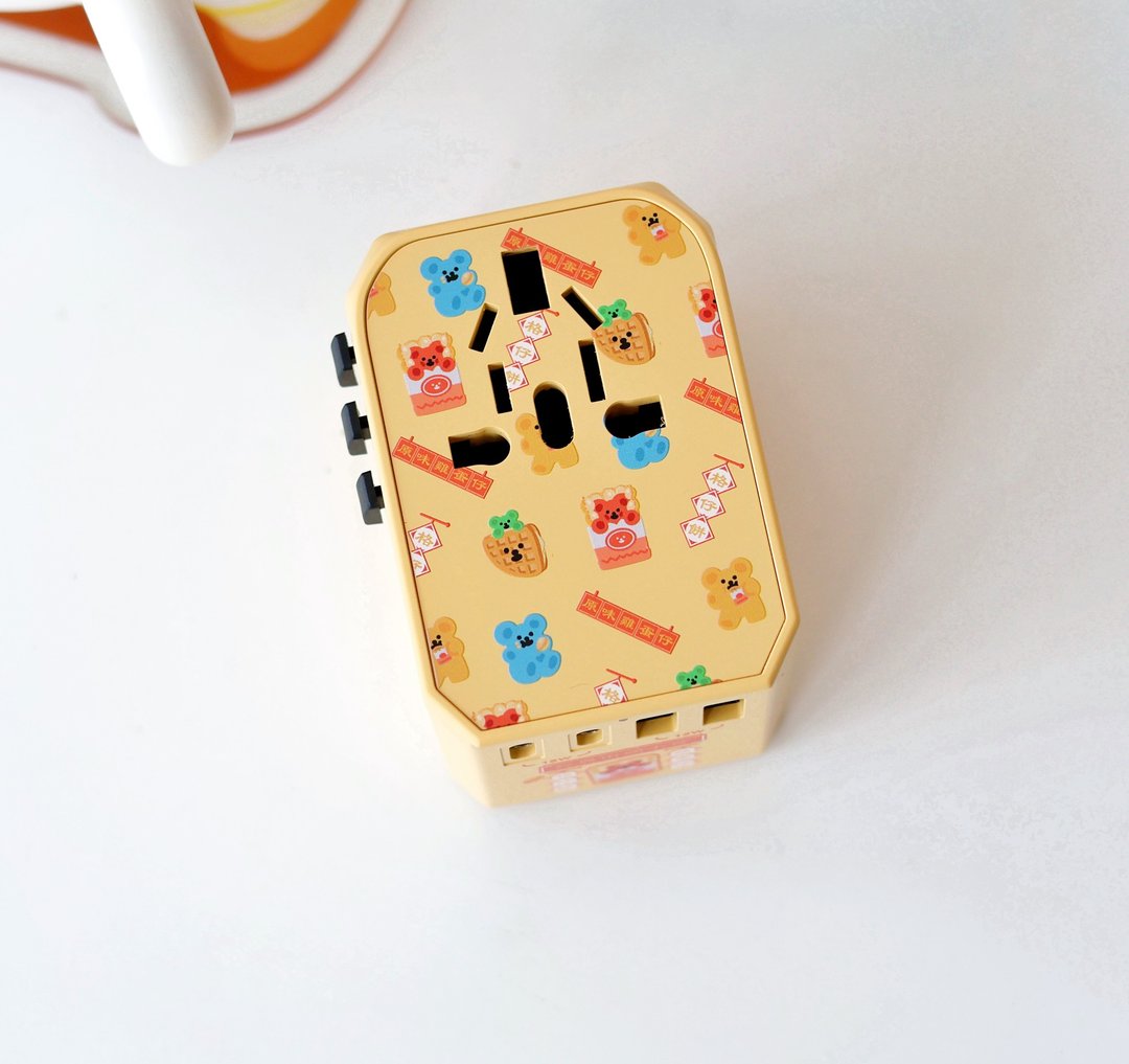 Smile Studio x Vinnic 30W PD 多用途旅行转换器 - 鸡蛋仔 - 其他 - 塑料 黄色