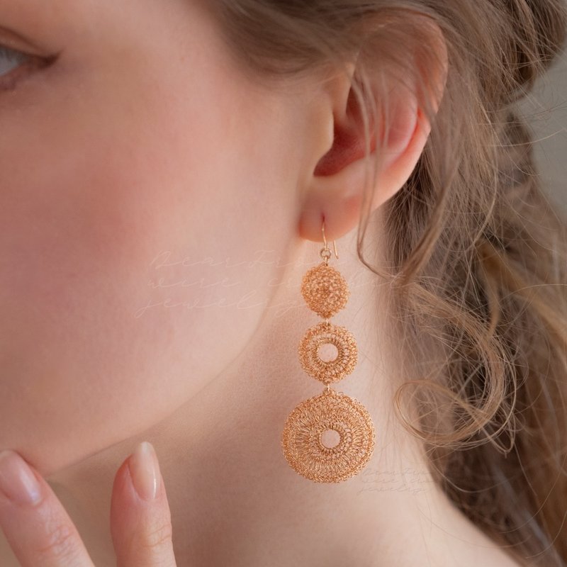 Trinity Lace Circles 耳饰 – 金属钩织 - 耳环/耳夹 - 铜/黄铜 金色