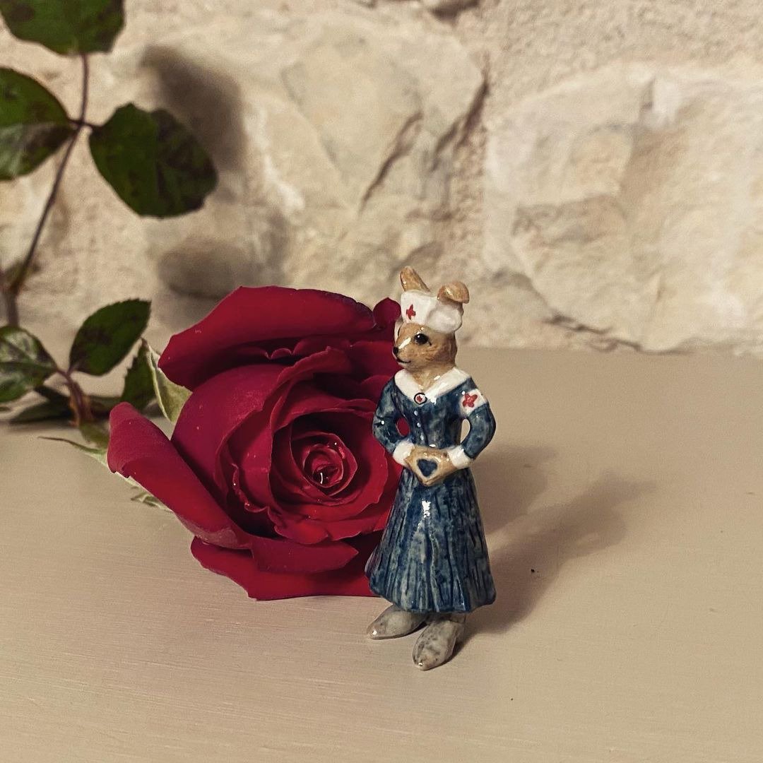 AndMary 手绘瓷项链-护士兔 礼盒装 Nurse Rabbit Necklace - 项链 - 瓷 咖啡色