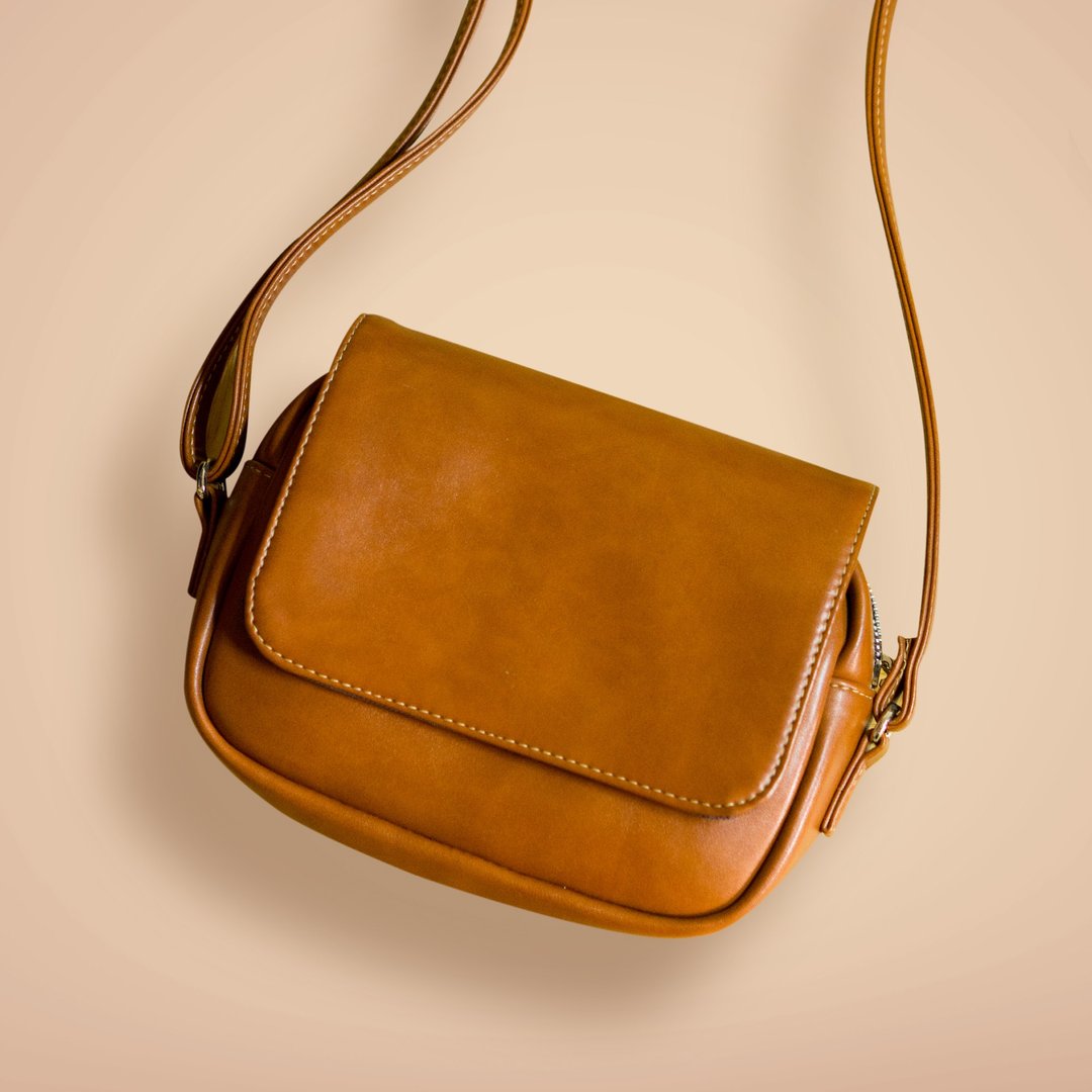Uma Bag Small Shoulder Massenger Bag - 侧背包/斜挎包 - 其他材质 多色
