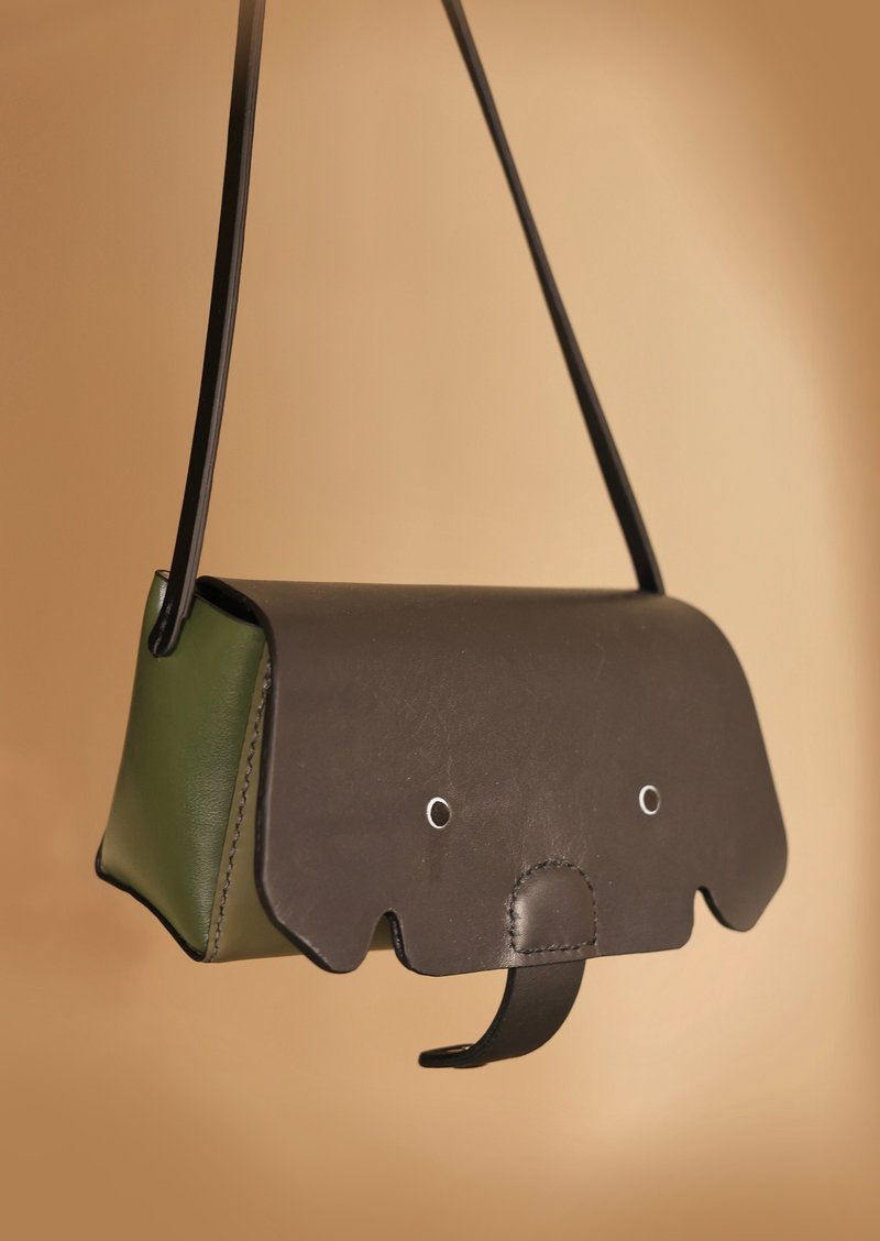 Zemoneni 全手作 牛皮 大象 动物 侧背包斜背包 肩背包 随身小包 - 侧背包/斜挎包 - 真皮 黑色