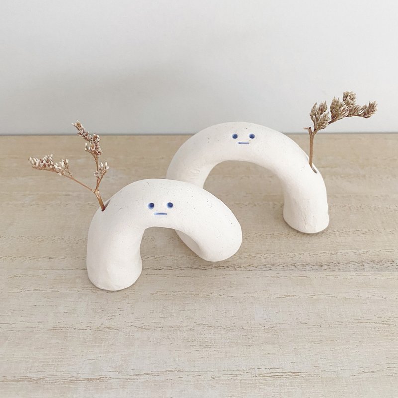 BUGS | 干花花器 | 香薰油扩香石 | 线香座 | 陶瓷摆饰 | TWISTER - 花瓶/陶器 - 陶 白色