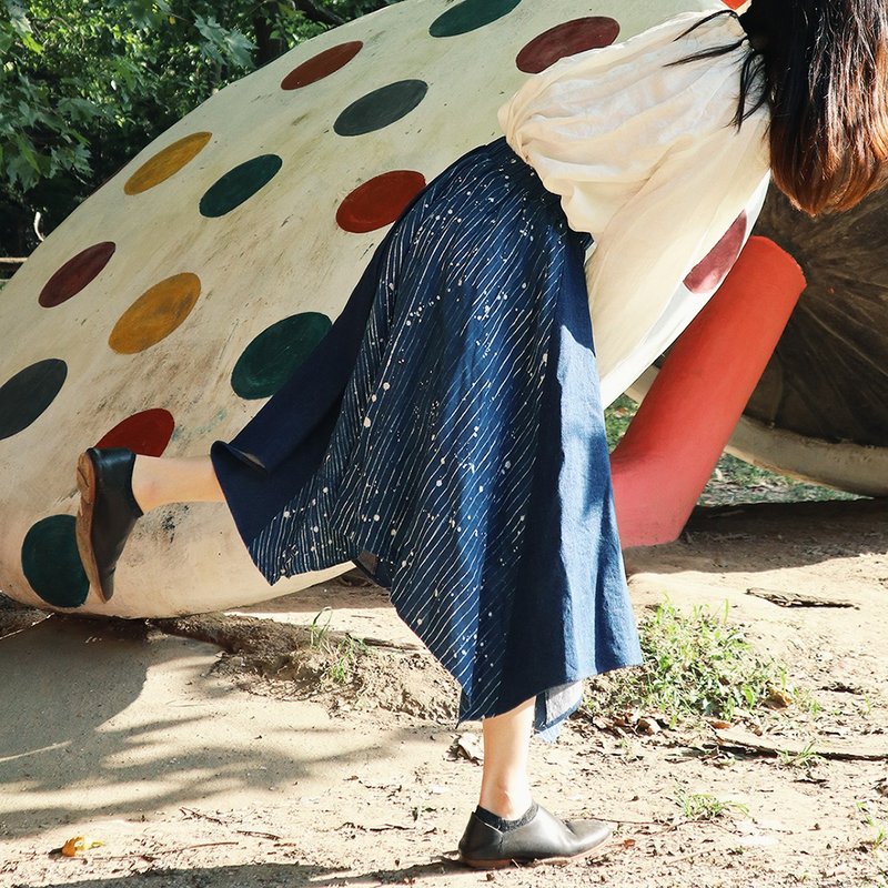 蓝染牛仔拼接不规则半裙手工河流蜡染 - 裙子 - 棉．麻 蓝色