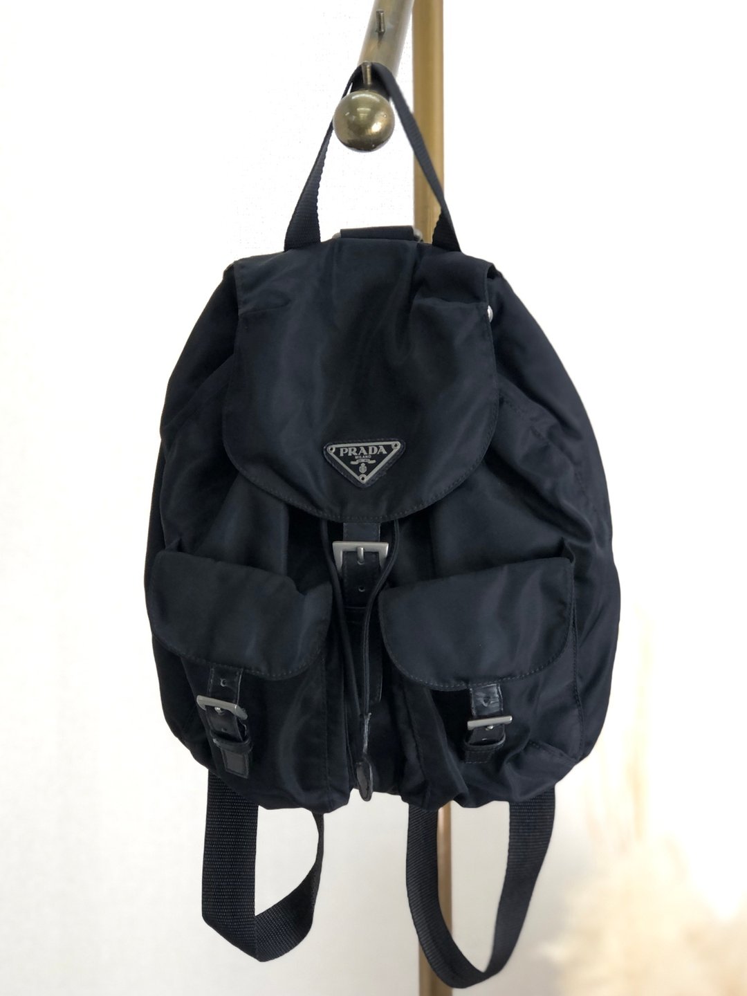 【日本直送，名牌包装】PRADA 背包黑三角标志尼龙前扣复古 xzw8p2 - 后背包/双肩包 - 尼龙 黑色