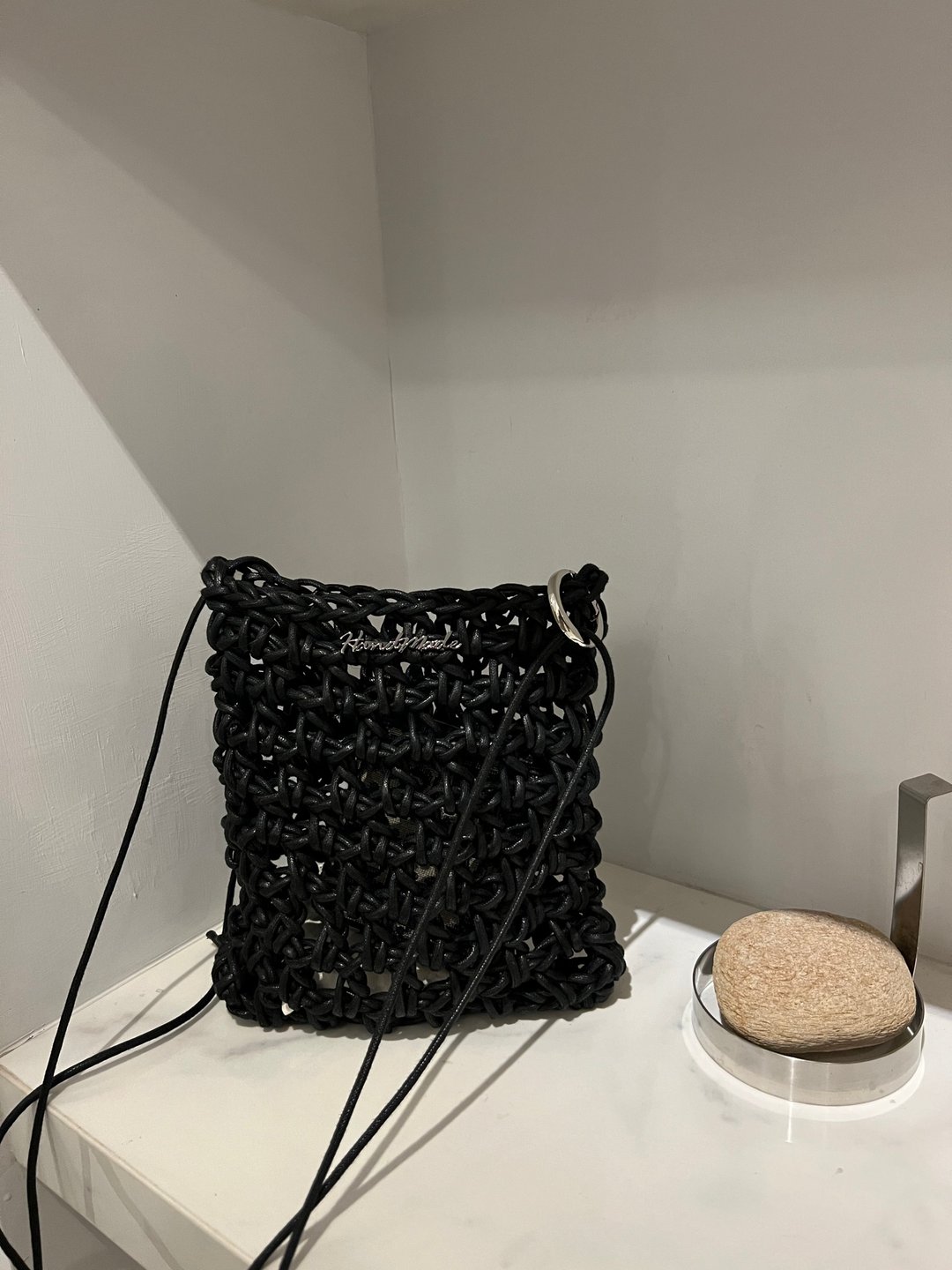 黑色小废包 手工编织包 斜背包 crochet 针织包 钩织包 - 手提包/手提袋 - 棉．麻 