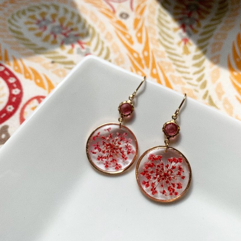 真花红色蕾丝花配微镶锆石长耳环 18K包金耳钩 (可转耳夹) - 耳环/耳夹 - 植物．花 红色