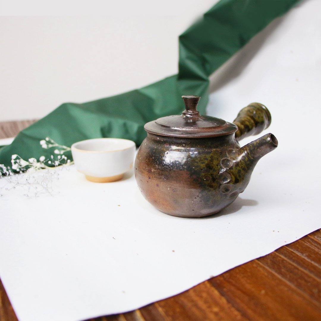 胡麻陶侧把壶 新彩烧 柴烧陶艺 手作作品 | 礼物 收藏 陈威恩作 - 茶具/茶杯 - 陶 咖啡色