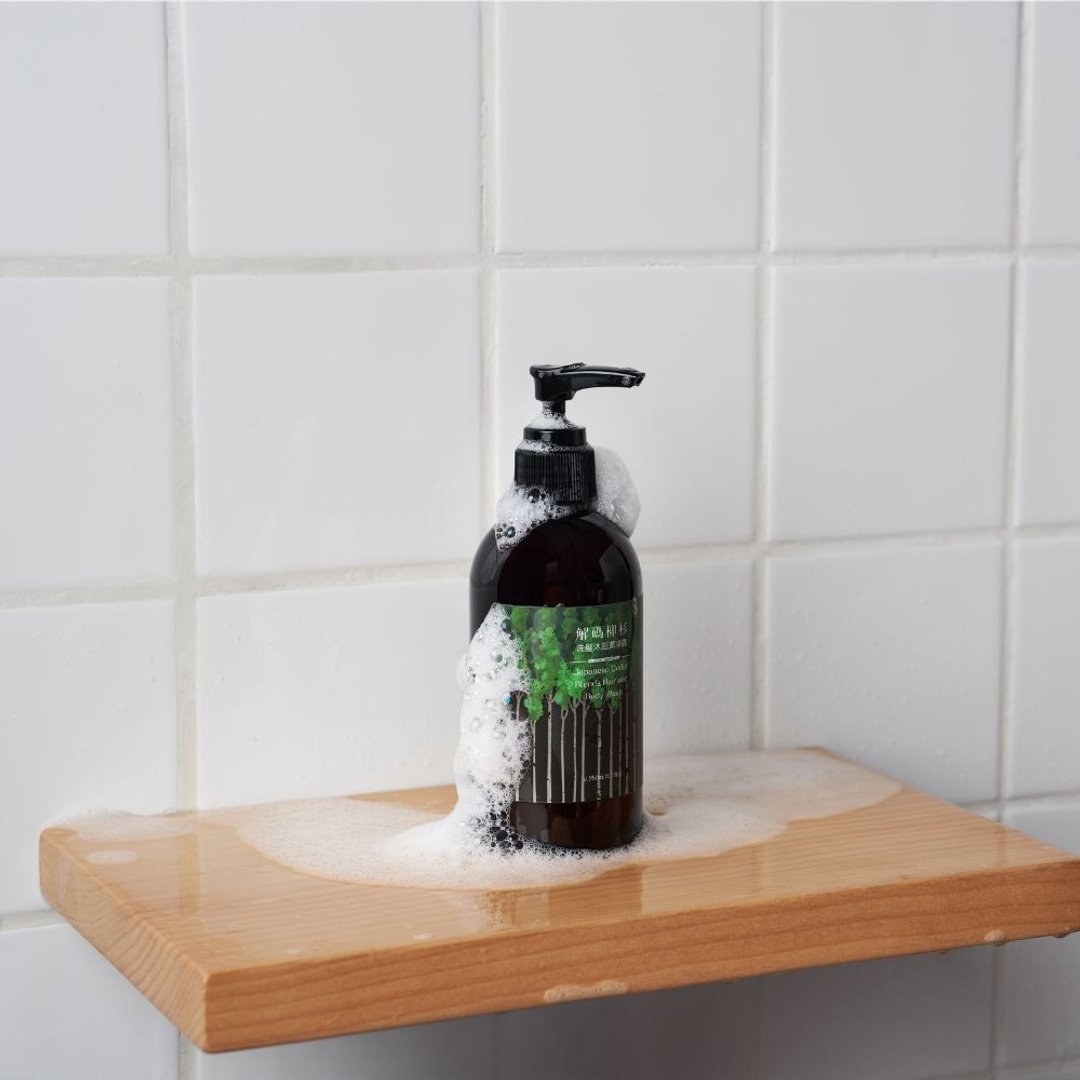 解码柳杉洗发沐浴洁净露 250ml－一瓶洁净、抑菌 缓解肌肤问题 - 沐浴用品 - 植物．花 